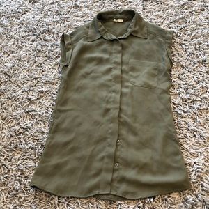 3 for 20$!! Size XS olive green blouse